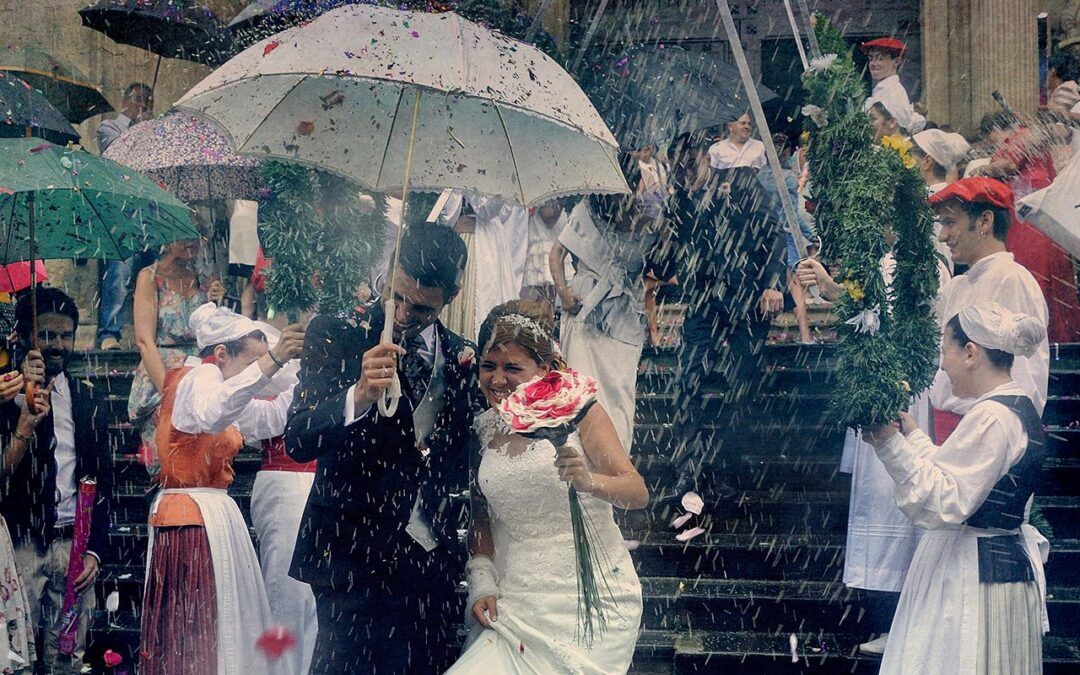 Alternativas contra la lluvia en las bodas